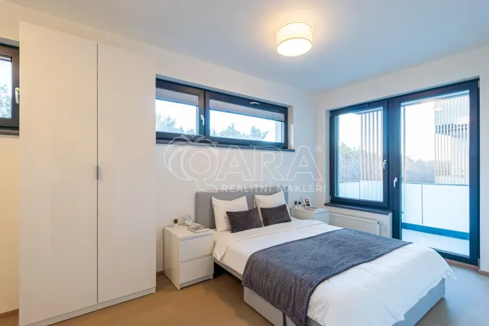 Pronájem bytu 2+kk, Praha, Azzoniho, 51 m2