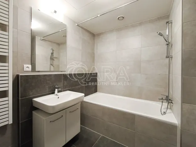 Pronájem bytu 2+kk, Praha, Azzoniho, 51 m2