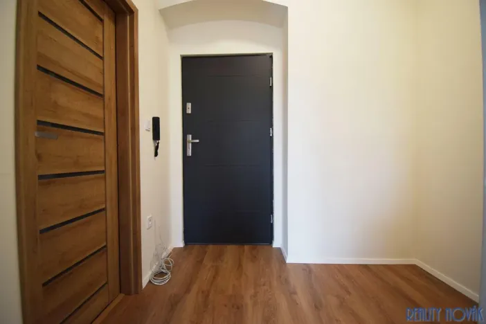 Pronájem bytu 2+kk, Ústí nad Labem - Krásné Březno, Drážďanská, 52 m2