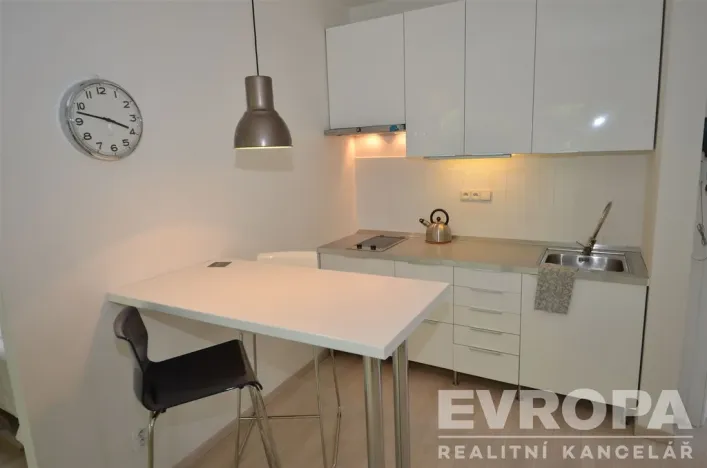 Pronájem atypického bytu, Praha - Hostivař, Na Plískavě, 47 m2