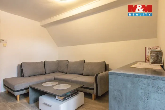 Prodej bytu 2+1, Cvikov - Cvikov II, Komenského, 48 m2