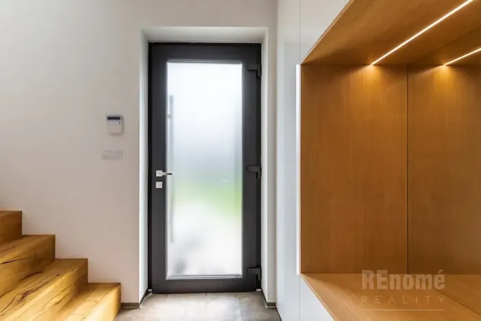 Pronájem rodinného domu, Jesenice, Průběžná, 200 m2