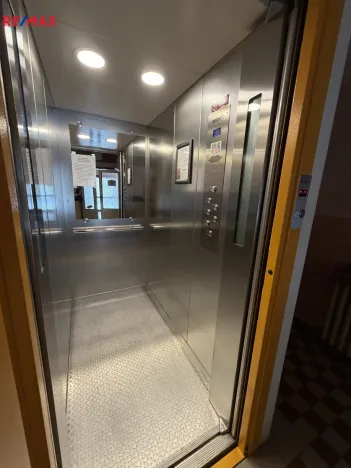 Prodej bytu 1+1, Žirovnice, Sídliště, 36 m2