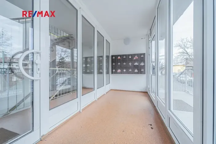 Prodej bytu 2+kk, Odolena Voda, Dolní náměstí, 43 m2