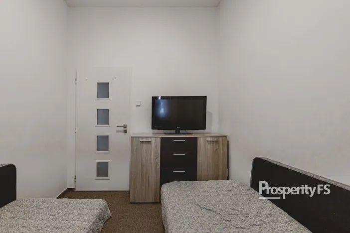 Prodej bytu 3+1, Hostinné, Dolní brána, 67 m2