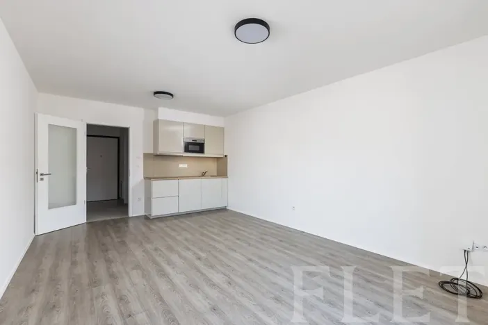 Pronájem bytu 1+kk, Praha - Smíchov, Pod Barvířkou, 36 m2