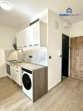 Pronájem bytu 2+kk, Karlovy Vary, Dvořákova, 38 m2