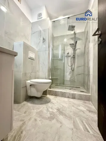 Pronájem bytu 2+kk, Karlovy Vary, Dvořákova, 38 m2