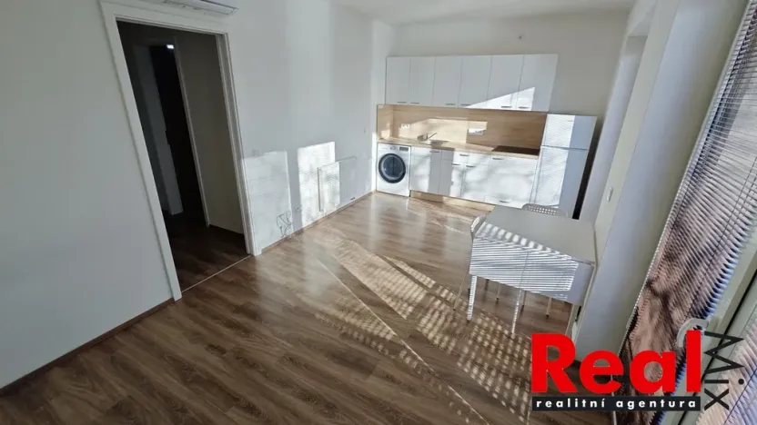 Pronájem bytu 1+kk, Brno - Přízřenice, Moravanská, 35 m2