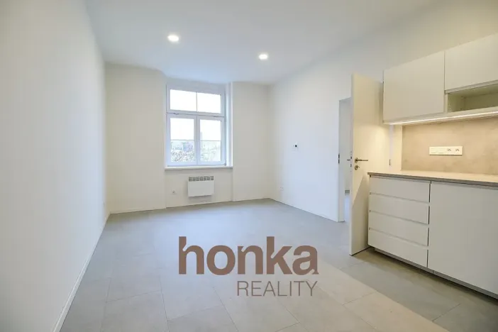 Pronájem bytu 2+kk, Praha - Holešovice, Dělnická, 50 m2