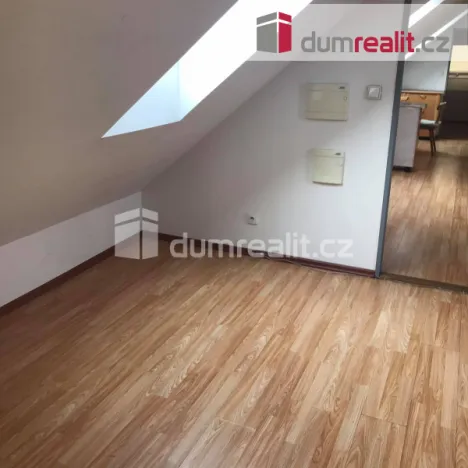 Pronájem bytu 3+kk, Praha - Kobylisy, Zenklova, 45 m2