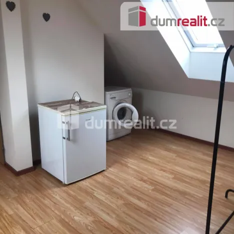 Pronájem bytu 3+kk, Praha - Kobylisy, Zenklova, 45 m2