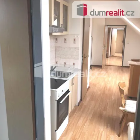 Pronájem bytu 3+kk, Praha - Kobylisy, Zenklova, 45 m2