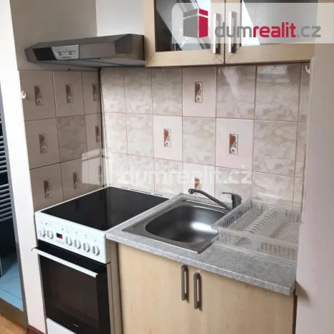 Pronájem bytu 3+kk, Praha - Kobylisy, Zenklova, 45 m2