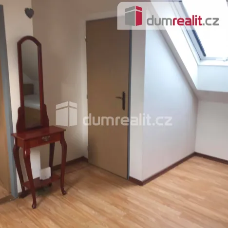 Pronájem bytu 3+kk, Praha - Kobylisy, Zenklova, 50 m2