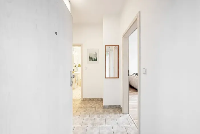 Pronájem bytu 1+kk, Praha - Hlubočepy, Chlupáčova, 29 m2