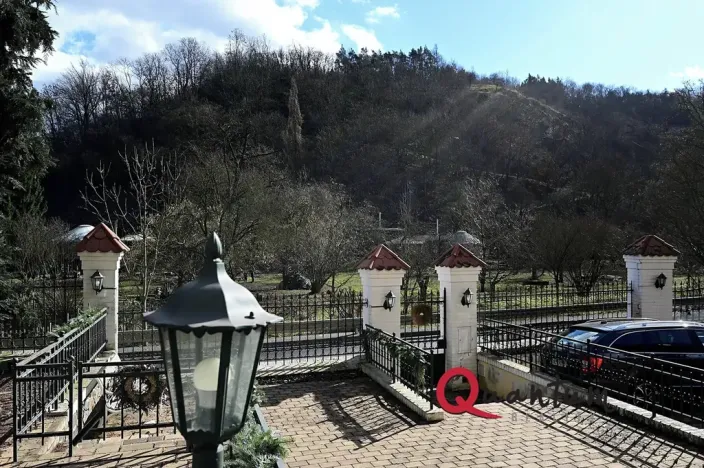 Pronájem bytu 2+kk, Praha - Dejvice, V Šáreckém údolí, 47 m2