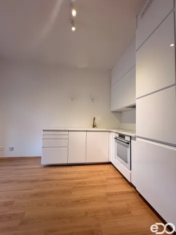 Pronájem bytu 2+kk, Praha, Plzeňská, 45 m2