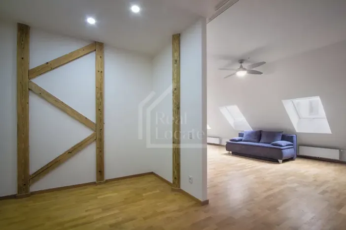 Pronájem bytu 1+kk, Praha - Karlín, Sokolovská, 64 m2