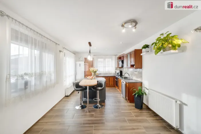 Prodej rodinného domu, Úvaly, 215 m2