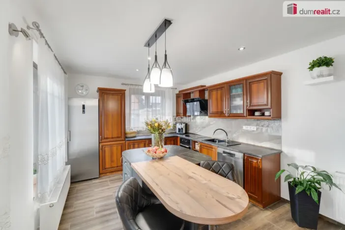 Prodej rodinného domu, Úvaly, 215 m2
