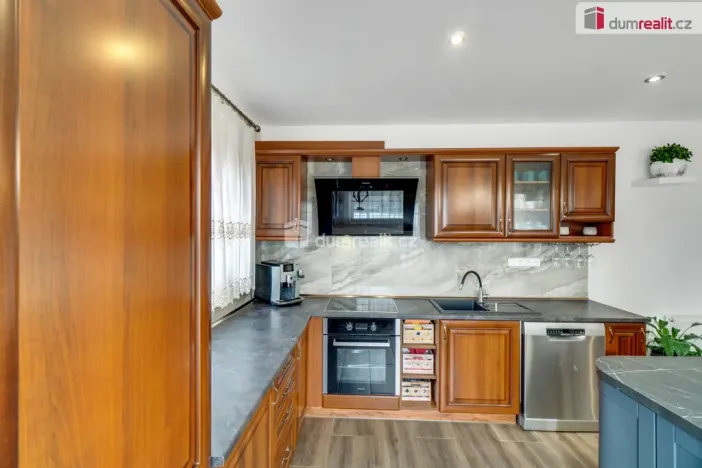 Prodej rodinného domu, Úvaly, 215 m2