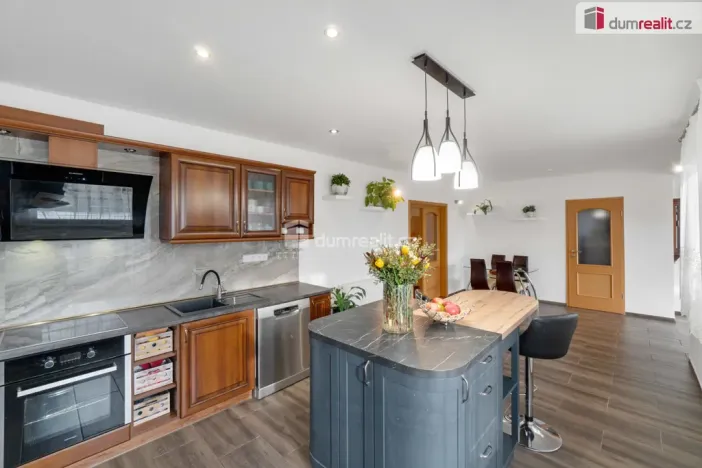 Prodej rodinného domu, Úvaly, 215 m2