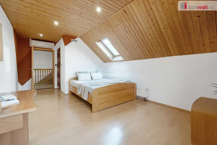 Prodej rodinného domu, Úvaly, 215 m2