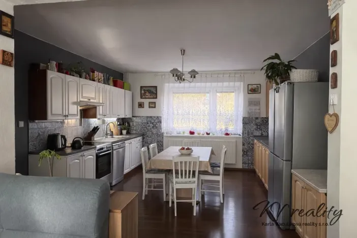 Prodej rodinného domu, Dešná, 232 m2