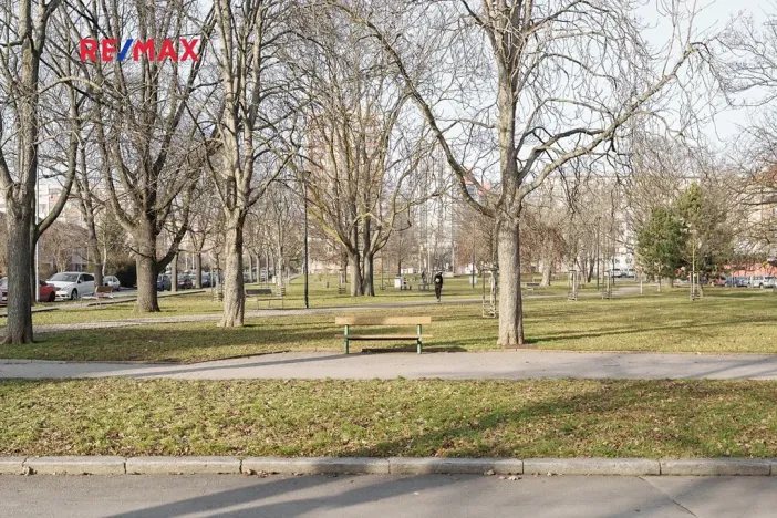 Prodej bytu 3+1, Praha - Strašnice, U kombinátu, 77 m2