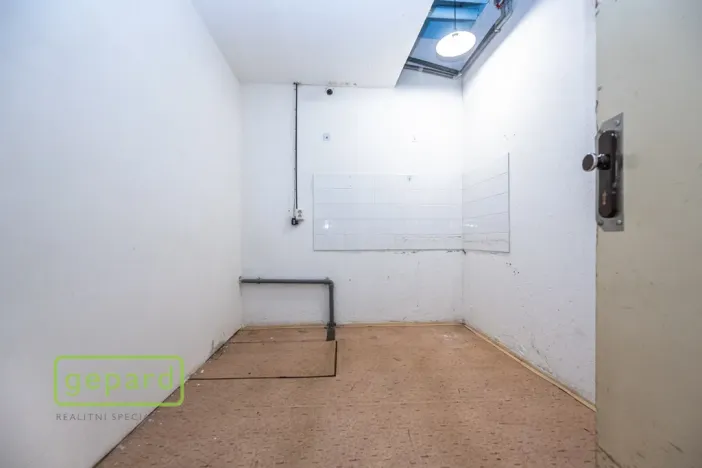 Pronájem skladu, Praha, Bohúňova, 14 m2