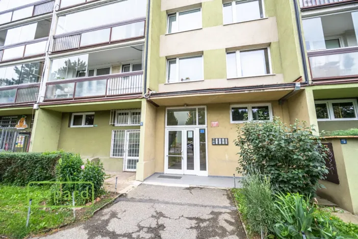 Pronájem skladu, Praha, Bohúňova, 14 m2