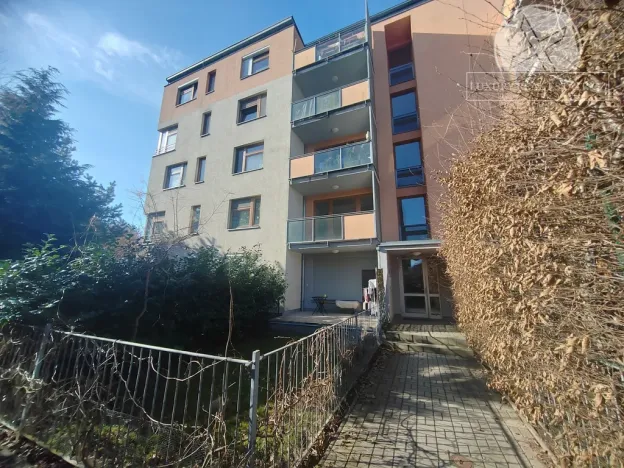 Pronájem bytu 1+kk, Praha - Hloubětín, Nepelova, 29 m2