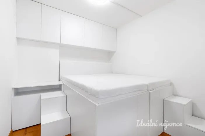 Pronájem bytu 3+kk, Praha - Kbely, Vágnerova, 61 m2