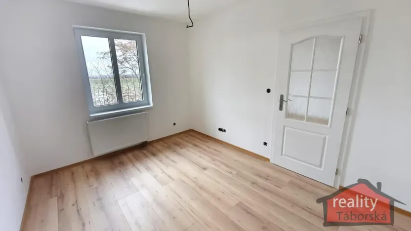 Prodej bytu 2+kk, Nupaky, Nupacká, 42 m2