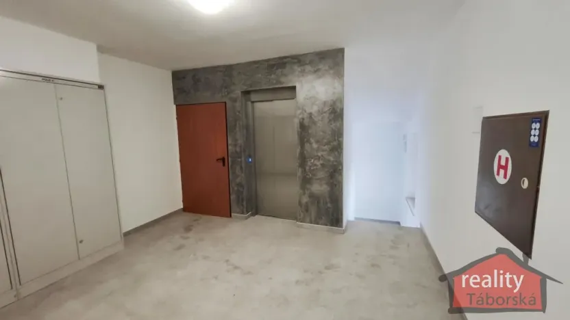Prodej bytu 2+kk, Nupaky, Nupacká, 42 m2