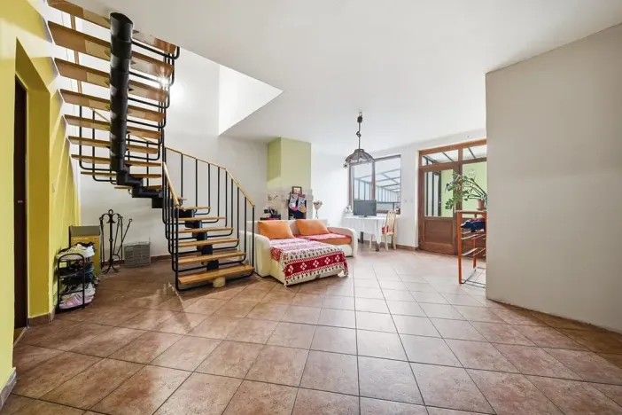 Prodej obchodního prostoru, Pohořelice, Lidická, 350 m2