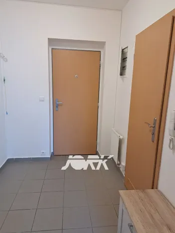 Pronájem bytu 1+kk, Pardubice, Pernerova, 35 m2