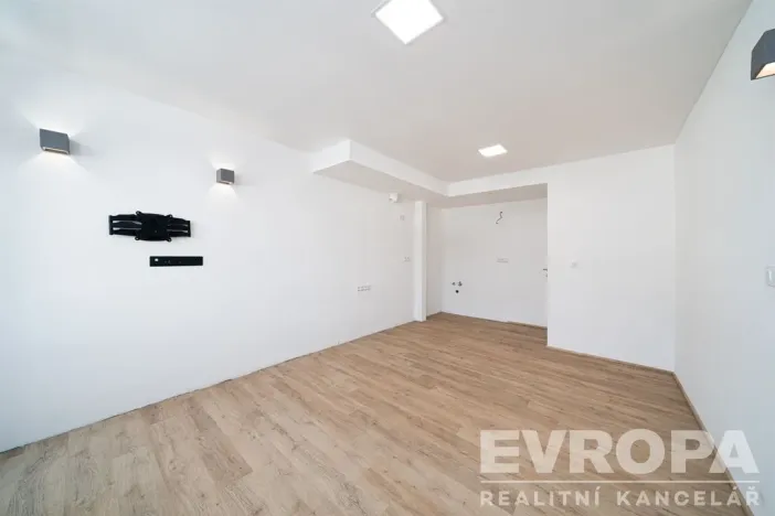 Prodej bytu 1+1, Jiřetín pod Bukovou, 41 m2