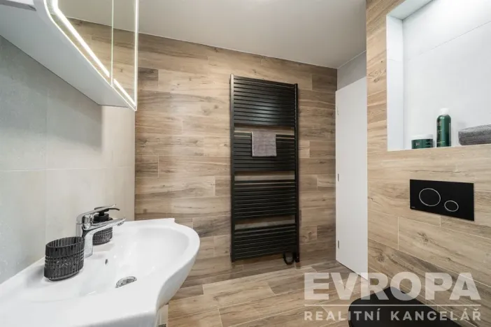 Prodej bytu 2+kk, Jiřetín pod Bukovou, 41 m2