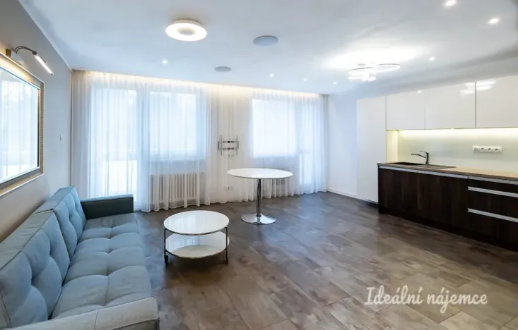 Pronájem bytu 3+kk, Praha - Žižkov, Jeseniova, 75 m2