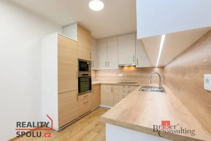 Pronájem bytu 2+kk, Plzeň - Jižní Předměstí, Goldscheiderova, 73 m2