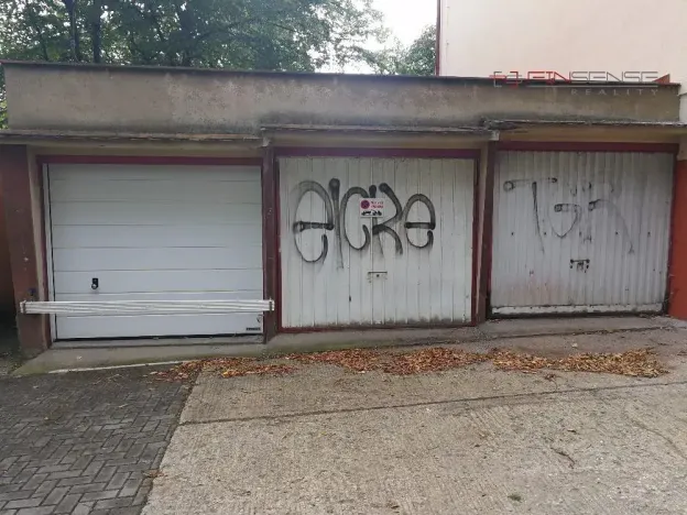 Pronájem garáže, Praha - Dejvice, Na Vlčovce, 19 m2