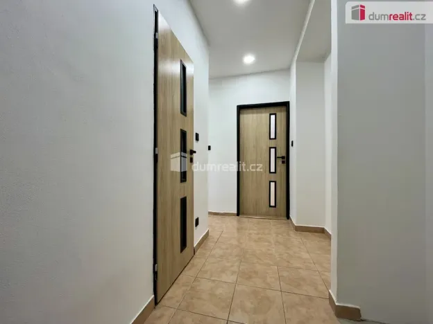 Pronájem bytu 3+1, Karlovy Vary - Rybáře, Šmeralova, 73 m2