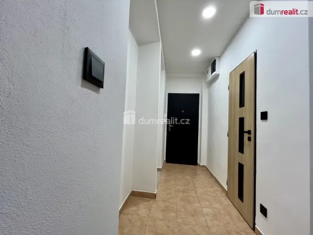 Pronájem bytu 3+1, Karlovy Vary - Rybáře, Šmeralova, 73 m2