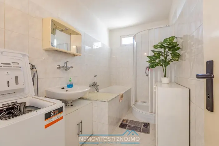 Prodej rodinného domu, Kuchařovice, Ke Kapličce, 189 m2