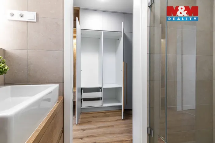 Pronájem bytu 1+kk, Kladno - Dubí, Ke křížku, 34 m2