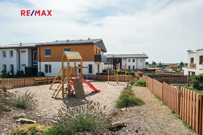 Pronájem bytu 2+kk, Lavičky, 60 m2