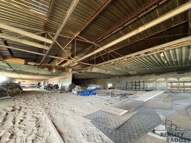 Prodej výrobních prostor, Nosislav, 1980 m2