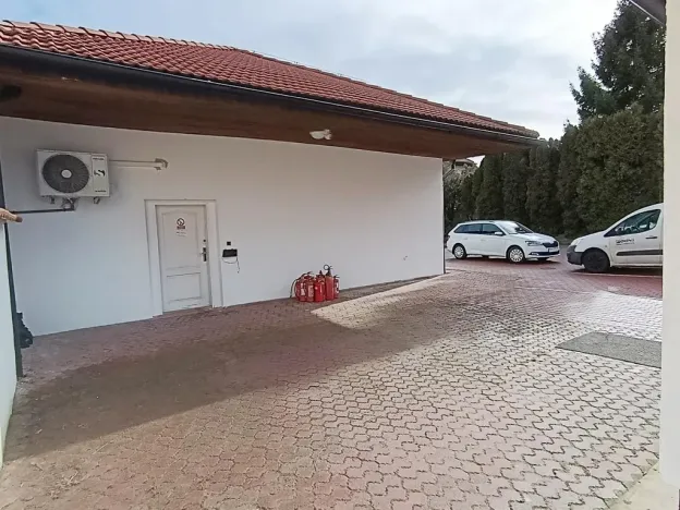 Pronájem skladu, Praha - Březiněves, Na hlavní, 331 m2